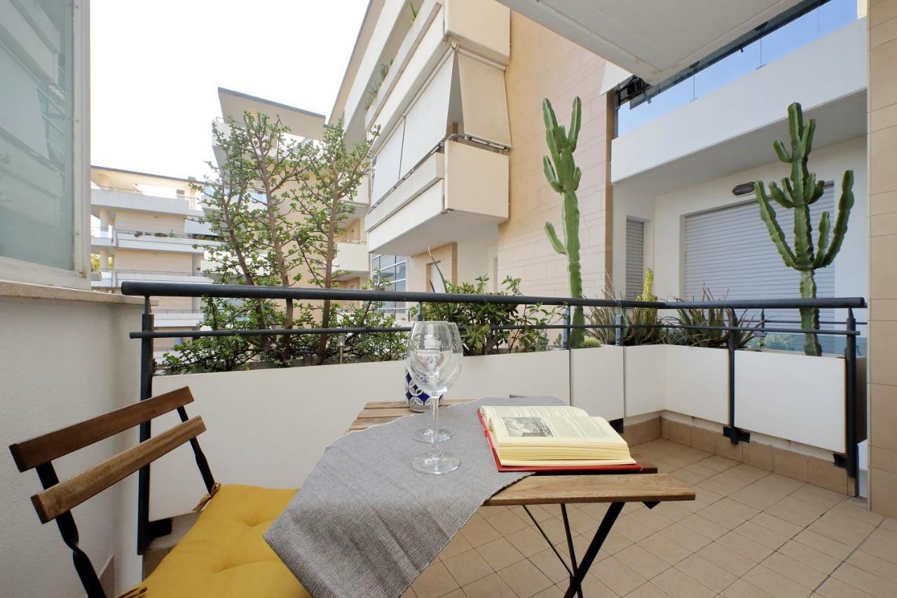 Bilocale Con Vista Sull'Aeroporto - Comodo Per Il Viaggio Fiumicino Extérieur photo